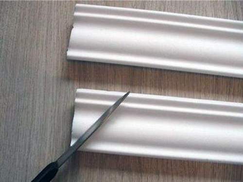 How to Cut Skirting Boards to the Ceiling Correctly