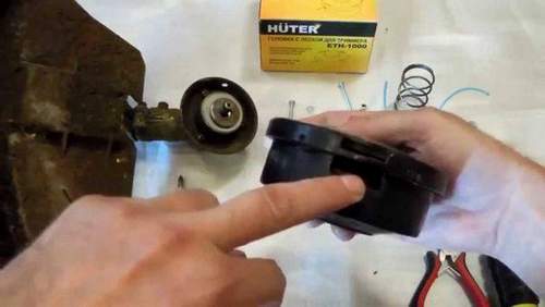 How to Disassemble a Coil From a Hammer Trimmer
