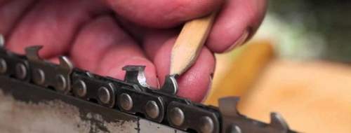 How to Sharpen a Chainsaw Chain on a Loom Video