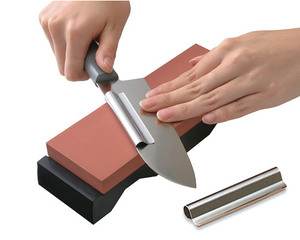 How to Sharpen a Knife From a Trimmer