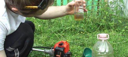 How to Dilute Gasoline For a Trimmer