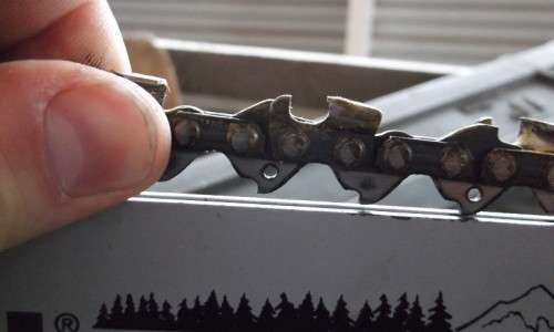 How To Put A Chain On A Saw