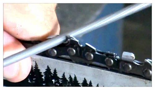 Sharpen The Chainsaw Chain With Your Own Hands